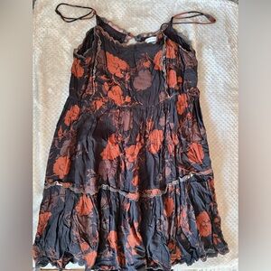Urban Outfitters Black and Orange Patterned Slip